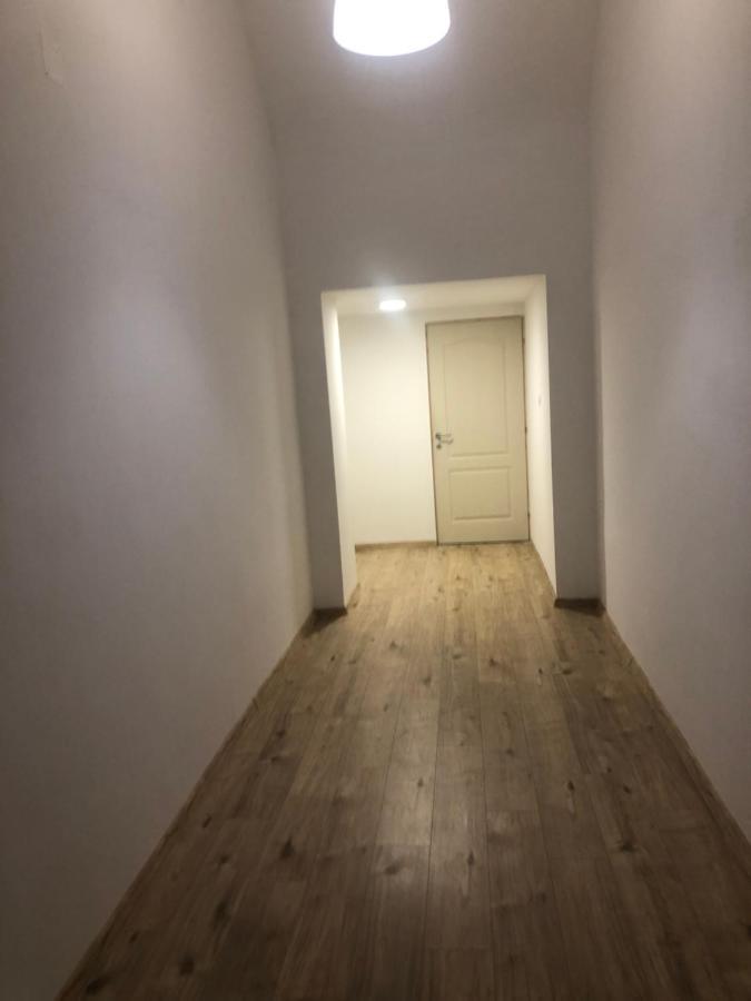 7Dab Rotten 4B3 Contactless Self Check-In Budapest Bagian luar foto